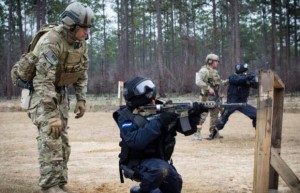 EEUU-fuerzas-entrenada-reprimen-en-Honduras-6-12-620x400